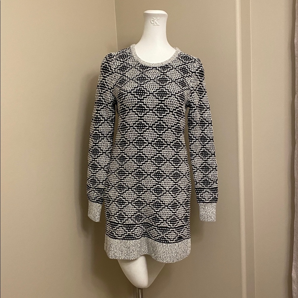 Roots Black and White fair Isle tunic sweater.